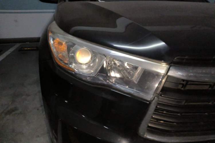 Used Toyota Highlander 2015 2.0T Two-Wheel Drive Elite Edition 5 Seats Right Front Headlight
