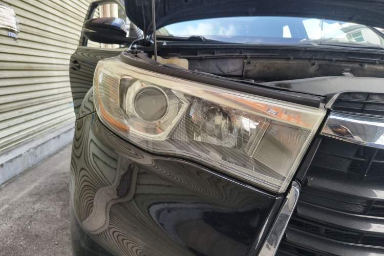 Used Toyota Highlander 2015 2.0T Two-Wheel Drive Luxury Edition 7 Seats Right Front Headlight