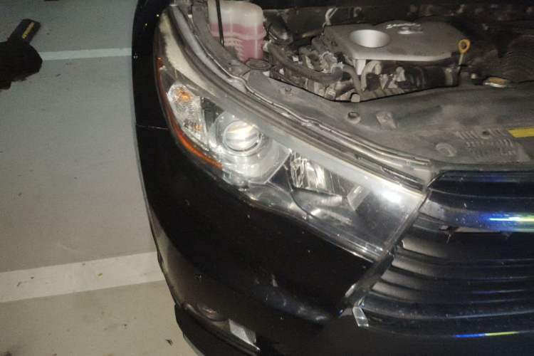 Used Toyota Highlander 2015 2.0T Four-Wheel Drive Luxury Edition 7-Seater Right Front Headlight