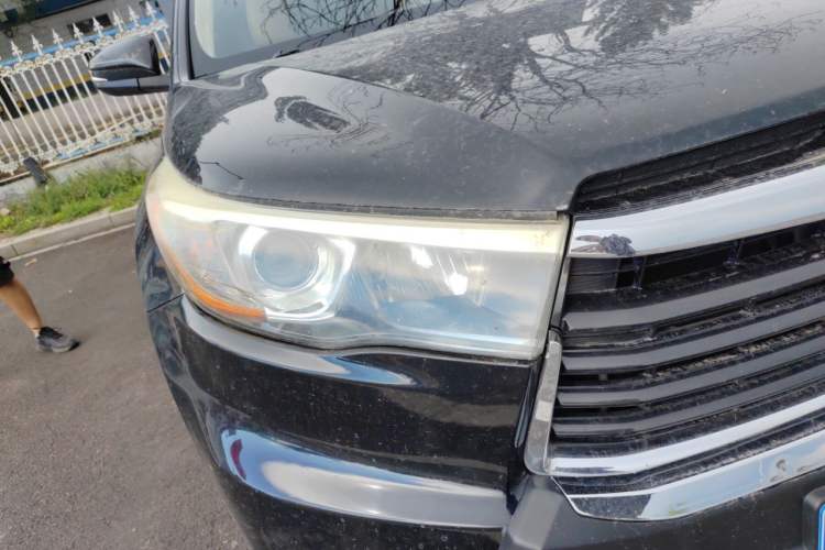 Used Toyota Highlander 2015 2.0T Two-Wheel Drive Luxury Edition 7 Seats Right Front Headlight