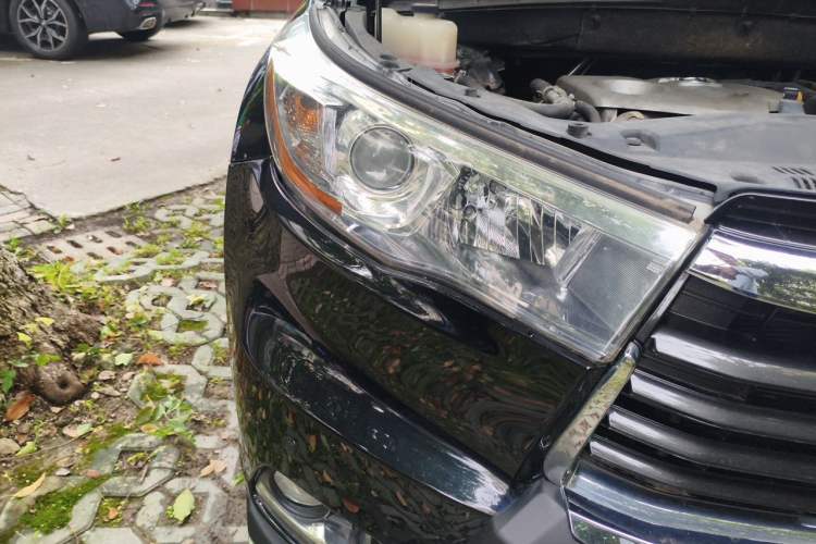 Used Toyota Highlander 2015 2.0T Four-Wheel Drive Luxury Edition 7-Seater Right Front Headlight