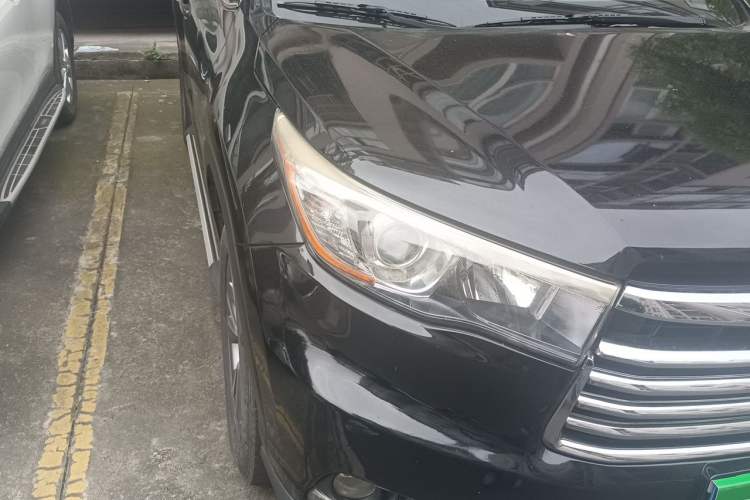 Used Toyota Highlander 2015 2.0T Two-Wheel Drive Elite Edition 7 Seats Right Front Headlight