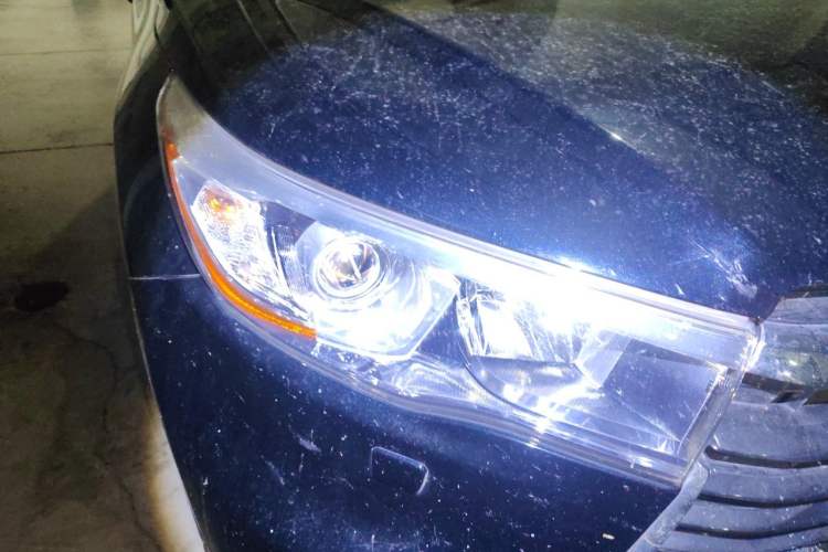 Used Toyota Highlander 2015 3.5L 4x4 Ultimate Edition 7-Seater Right Front Headlight
