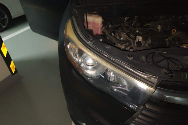 Used Toyota Highlander 2015 2.0T Two-Wheel Drive Elite Edition 5 Seats Right Front Headlight