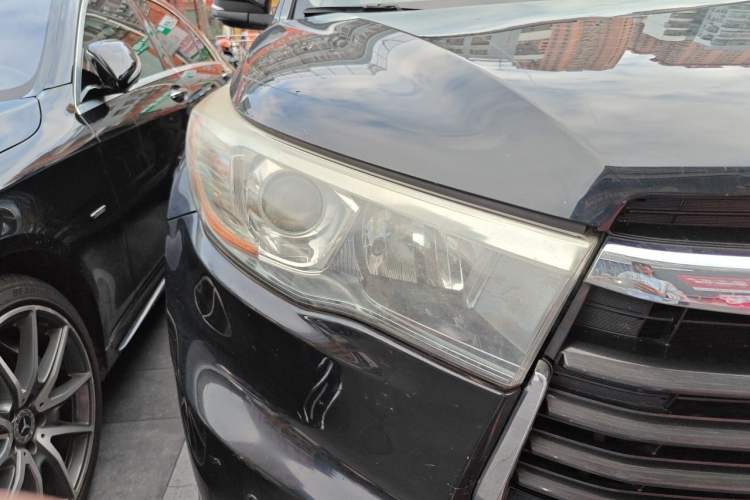 Used Toyota Highlander 2015 2.0T Two-Wheel Drive Luxury Edition 7 Seats Right Front Headlight