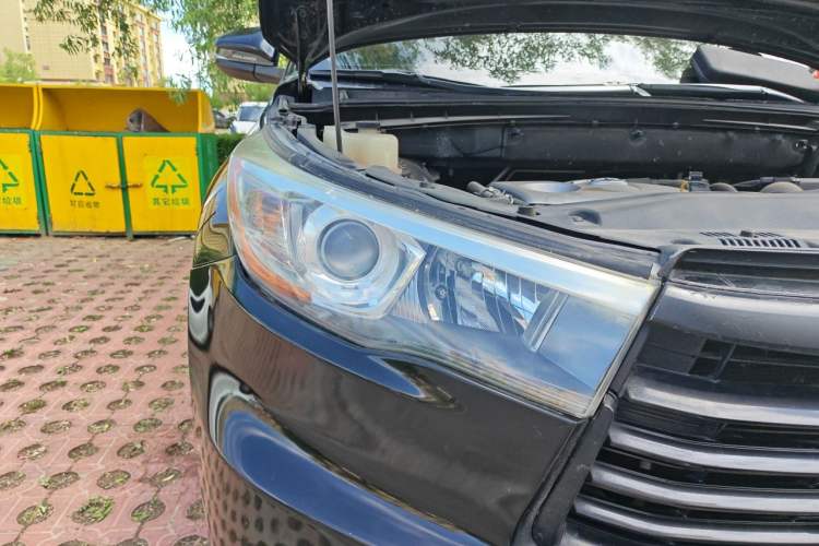 Used Toyota Highlander 2015 2.0T Four-Wheel Drive Luxury Edition 7-Seater Right Front Headlight
