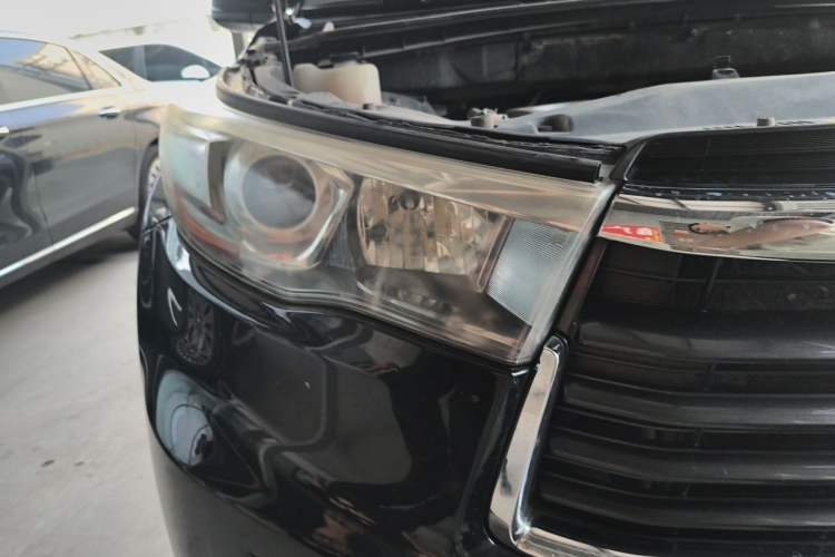 Used Toyota Highlander 2015 2.0T Four-Wheel Drive Luxury Edition 7-Seater Right Front Headlight