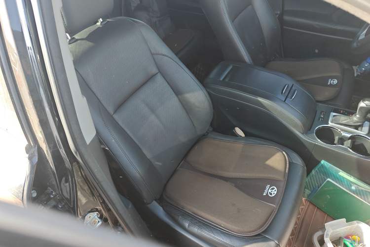 Used Toyota Highlander 2015 2.0T Four-Wheel Drive Ultimate Edition 7-Seater Right Front Seat