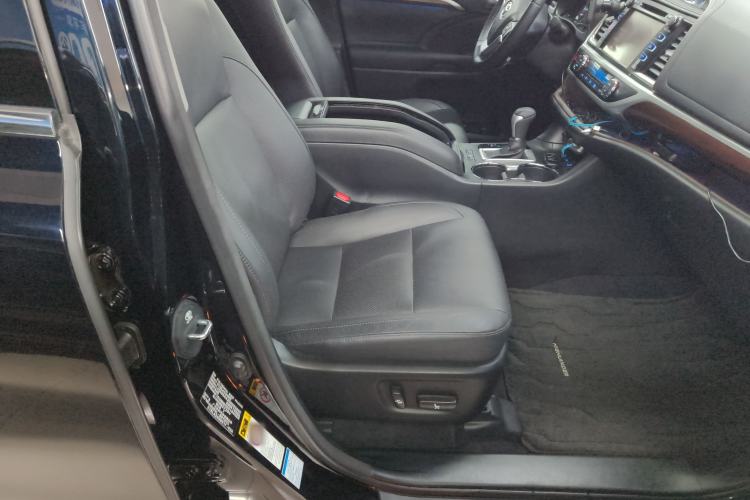 Used Toyota Highlander 2015 2.0T Four-Wheel Drive Ultimate Edition 7-Seater Right Front Seat