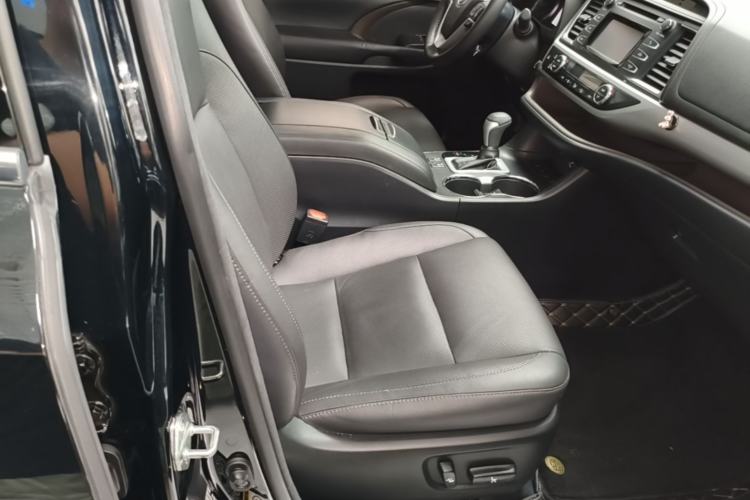 Used Toyota Highlander 2015 2.0T Four-Wheel Drive Luxury Edition 7-Seater Right Front Seat