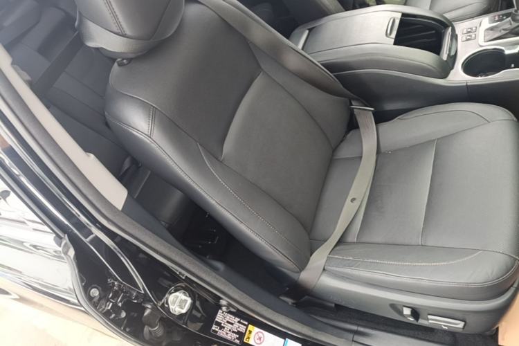 Used Toyota Highlander 2015 2.0T Four-Wheel Drive Luxury Edition 7-Seater Right Front Seat
