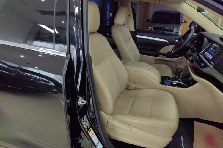 Used Toyota Highlander 2015 2.0T Four-Wheel Drive Elite Edition 7-Seater Right Front Seat