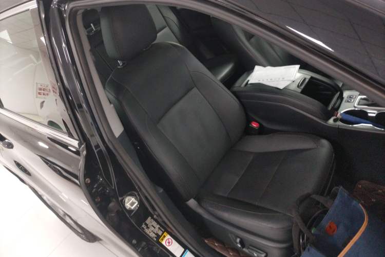 Used Toyota Highlander 2015 2.0T Four-Wheel Drive Luxury Edition 7-Seater Right Front Seat