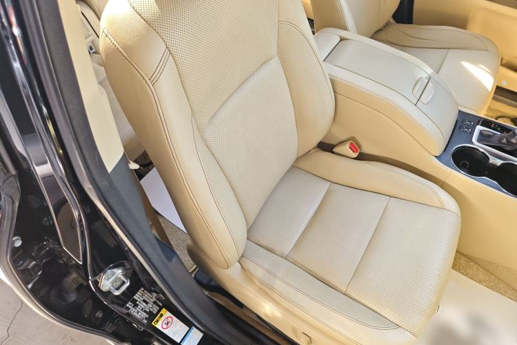 Used Toyota Highlander 2015 2.0T Four-Wheel Drive Luxury Edition 7-Seater Right Front Seat