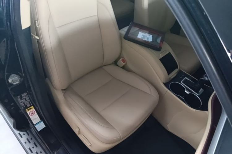 Used Toyota Highlander 2015 2.0T Four-Wheel Drive Luxury Edition 7-Seater Right Front Seat