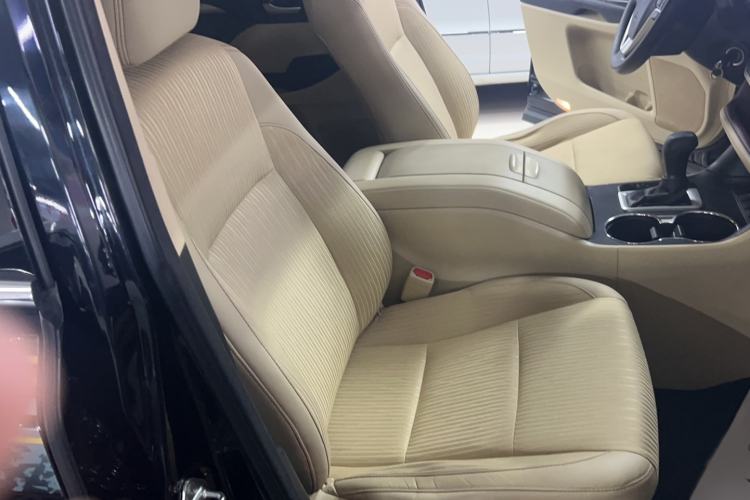 Used Toyota Highlander 2015 2.0T Four-Wheel Drive Elite Edition 7-Seater Right Front Seat