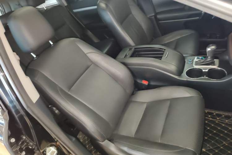 Used Toyota Highlander 2015 2.0T Four-Wheel Drive Luxury Edition 7-Seater Right Front Seat