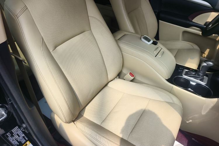 Used Toyota Highlander 2015 2.0T Four-Wheel Drive Luxury Edition 7-Seater Right Front Seat