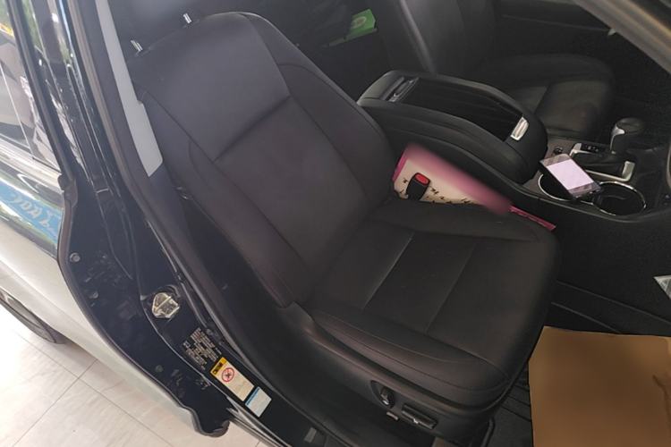 Used Toyota Highlander 2015 2.0T Four-Wheel Drive Ultimate Edition 7-Seater Right Front Seat