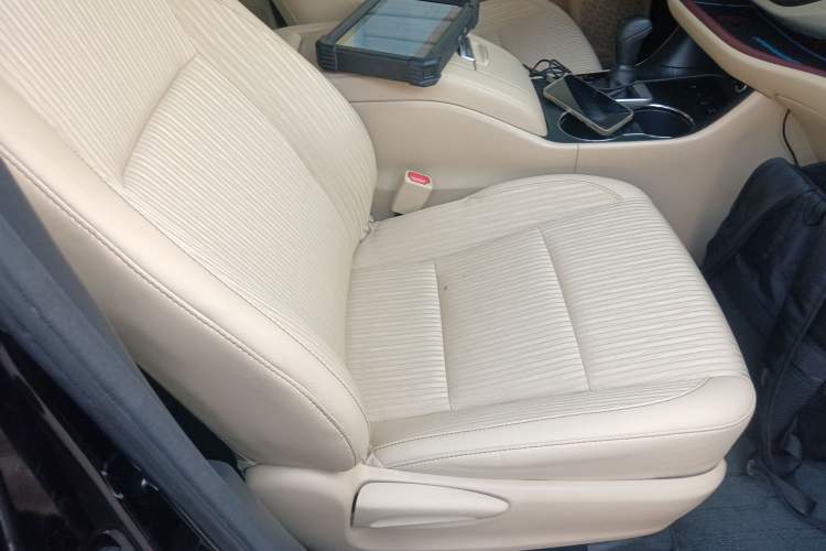 Used Toyota Highlander 2015 2.0T Four-Wheel Drive Elite Edition 7-Seater Right Front Seat