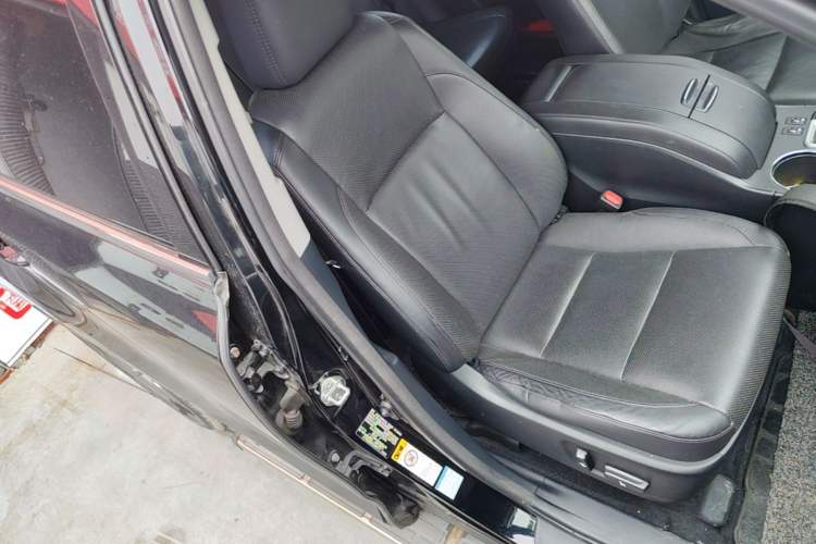 Used Toyota Highlander 2015 2.0T Four-Wheel Drive Luxury Edition 7-Seater Right Front Seat