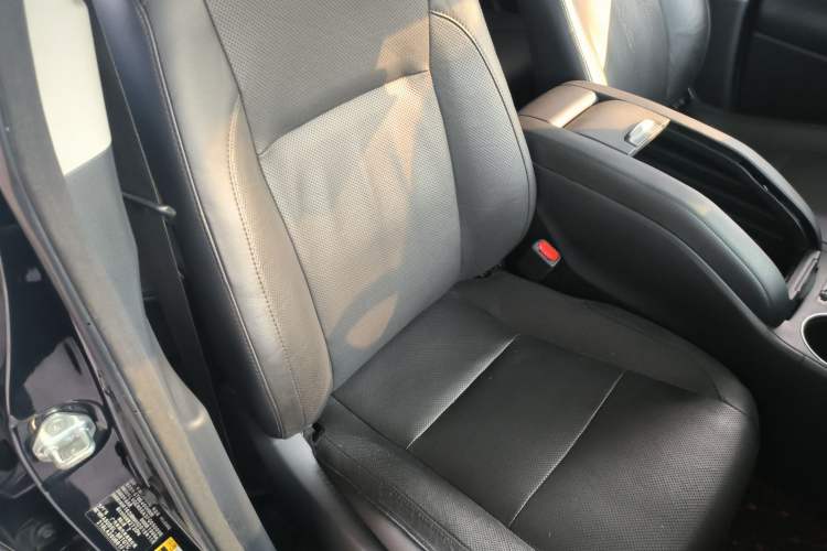 Used Toyota Highlander 2015 2.0T Four-Wheel Drive Ultimate Edition 7-Seater Right Front Seat