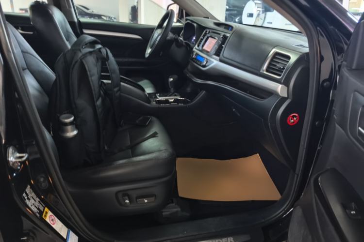 Used Toyota Highlander 2015 2.0T Four-Wheel Drive Luxury Edition 7-Seater Right Front Seat