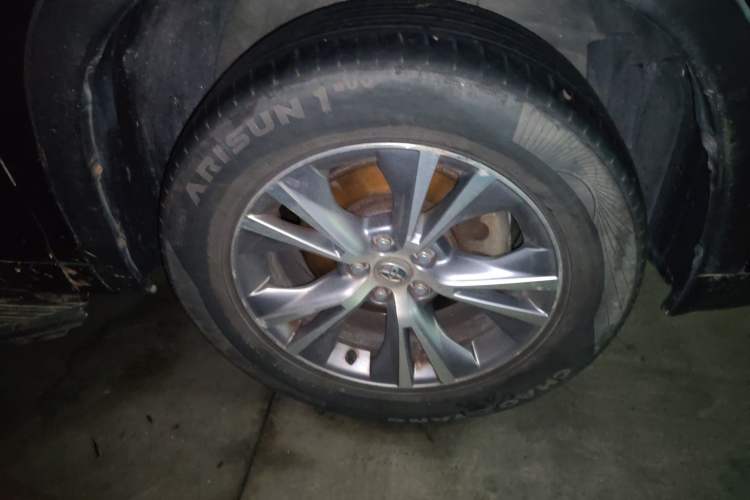 Used Toyota Highlander 2015 2.0T Four-Wheel Drive Elite Edition 7-Seater Right Front Wheel Hub