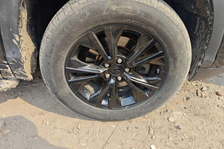 Used Toyota Highlander 2015 2.0T Four-Wheel Drive Elite Edition 7-Seater Right Front Wheel Hub