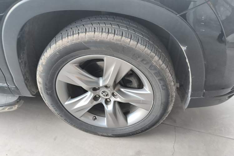 Used Toyota Highlander 2015 2.0T Four-Wheel Drive Luxury Edition 7-Seater Right Front Wheel Hub