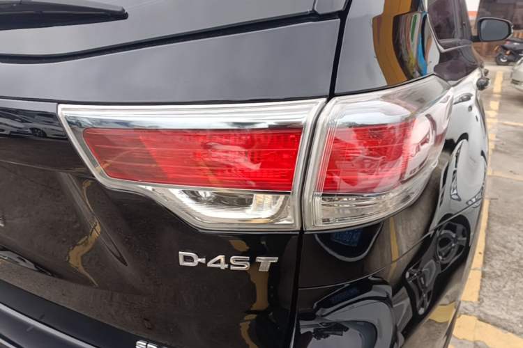Used Toyota Highlander 2015 2.0T Four-Wheel Drive Luxury Edition 7-Seater Right Rear Taillight