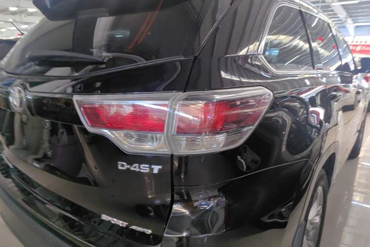 Used Toyota Highlander 2015 2.0T Four-Wheel Drive Luxury Edition 7-Seater Right Rear Taillight