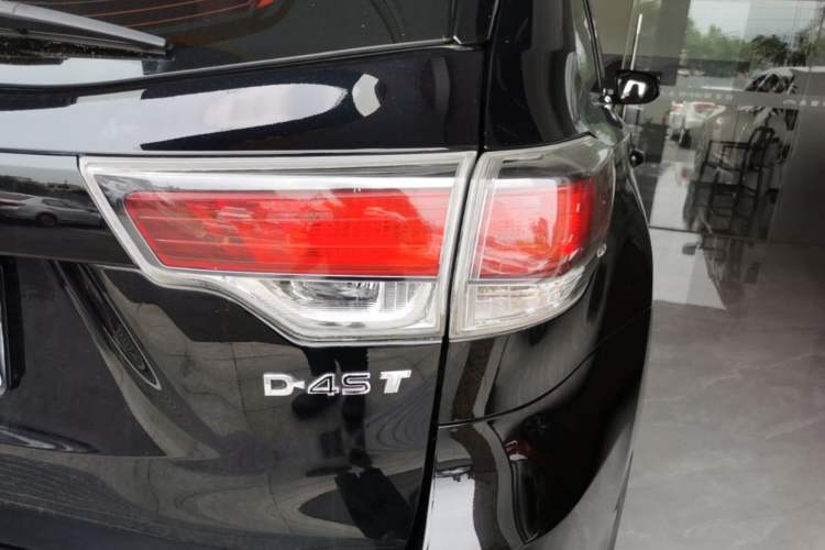 Used Toyota Highlander 2015 2.0T Two-Wheel Drive Elite Edition 7 Seats Right Rear Taillight