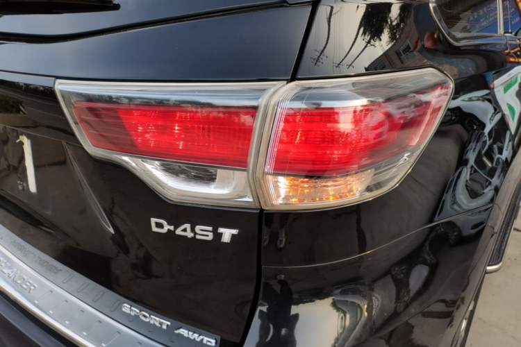 Used Toyota Highlander 2015 2.0T Four-Wheel Drive Luxury Edition 7-Seater Right Rear Taillight