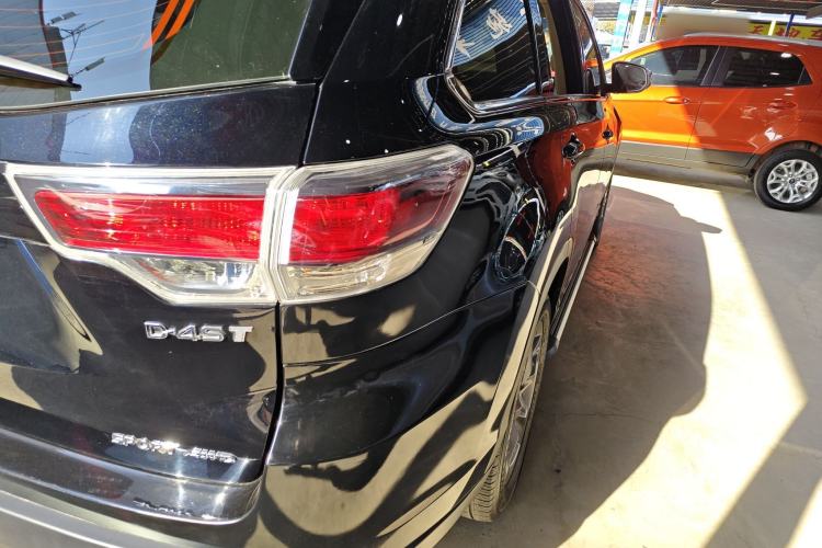 Used Toyota Highlander 2015 2.0T Four-Wheel Drive Luxury Edition 7-Seater Right Rear Taillight