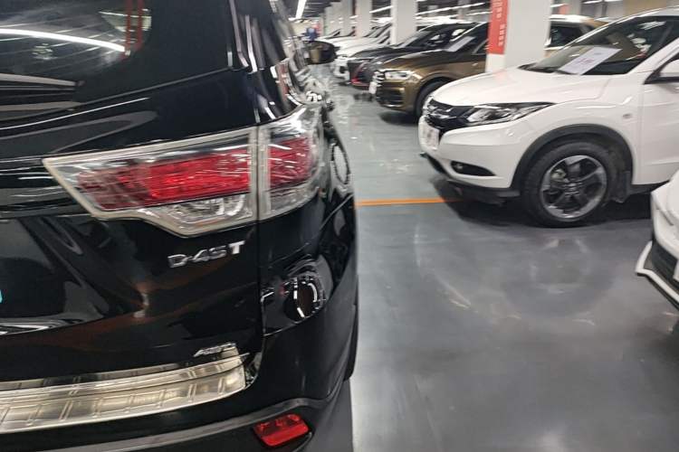 Used Toyota Highlander 2015 2.0T Four-Wheel Drive Elite Edition 7-Seater Right Rear Taillight
