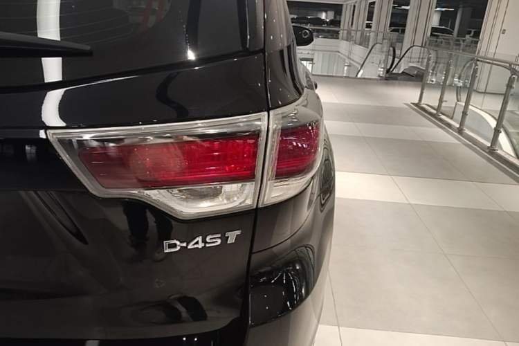 Used Toyota Highlander 2015 2.0T Two-Wheel Drive Elite Edition 5 Seats Right Rear Taillight