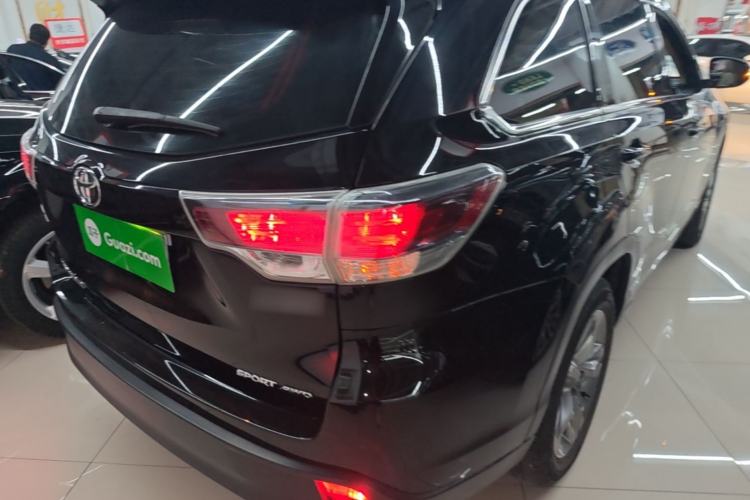 Used Toyota Highlander 2015 2.0T Four-Wheel Drive Luxury Edition 7-Seater Right Rear Taillight
