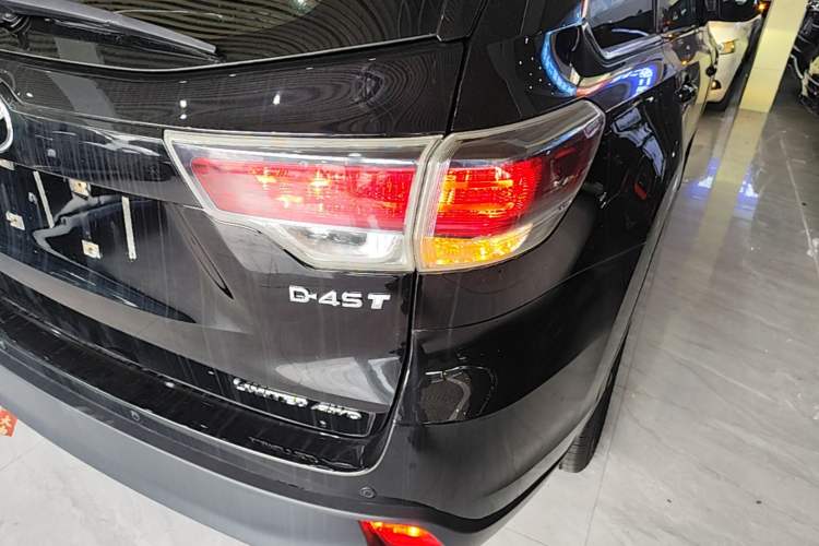 Used Toyota Highlander 2015 2.0T Four-Wheel Drive Ultimate Edition 7-Seater Right Rear Taillight