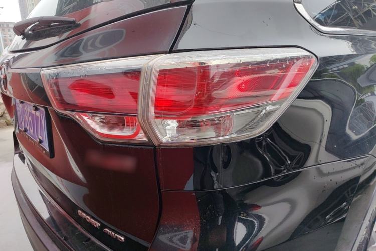 Used Toyota Highlander 2015 2.0T Four-Wheel Drive Luxury Edition 7-Seater Right Rear Taillight