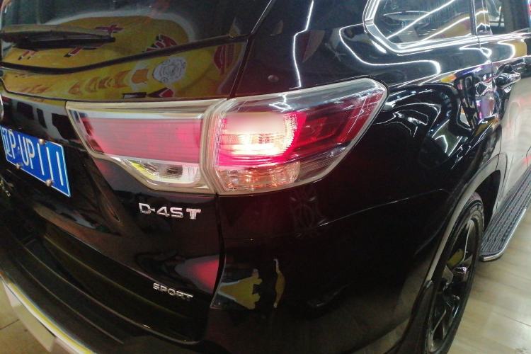 Used Toyota Highlander 2015 2.0T Two-Wheel Drive Luxury Edition 7 Seats Right Rear Taillight