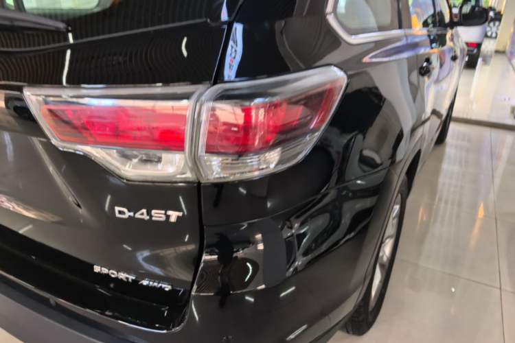 Used Toyota Highlander 2015 2.0T Four-Wheel Drive Luxury Edition 7-Seater Right Rear Taillight