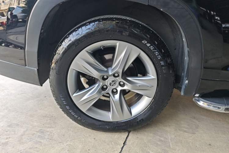 Used Toyota Highlander 2015 2.0T Two-Wheel Drive Luxury Edition 7 Seats Right Rear Wheel Hub
