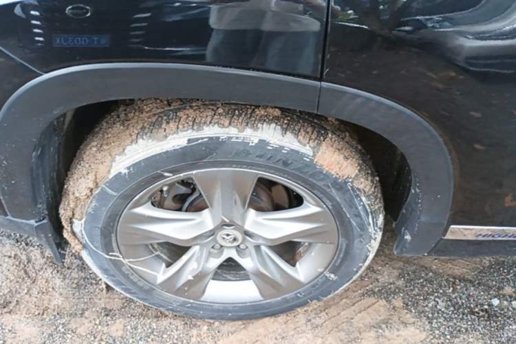 Used Toyota Highlander 2015 2.0T Four-Wheel Drive Luxury Edition 7-Seater Right Rear Wheel Hub