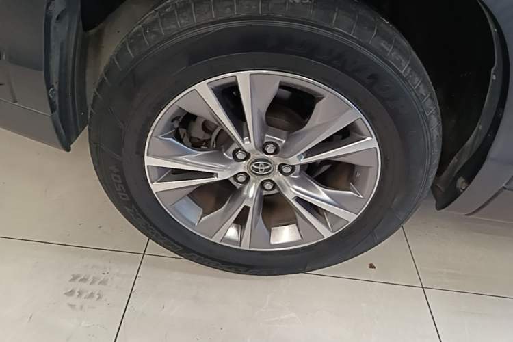 Used Toyota Highlander 2015 2.0T Four-Wheel Drive Elite Edition 7-Seater Right Rear Wheel Hub