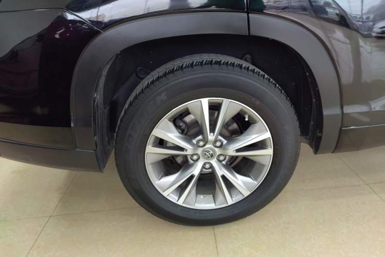 Used Toyota Highlander 2015 2.0T Four-Wheel Drive Elite Edition 7-Seater Right Rear Wheel Hub