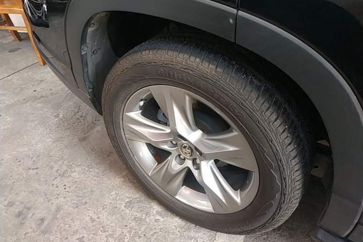 Used Toyota Highlander 2015 2.0T Four-Wheel Drive Luxury Edition 7-Seater Right Rear Wheel Hub