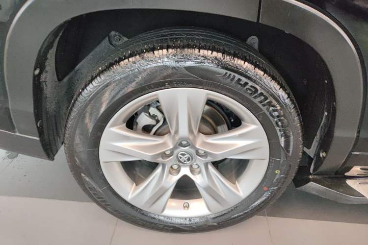 Used Toyota Highlander 2015 2.0T Four-Wheel Drive Luxury Edition 7-Seater Right Rear Wheel Hub