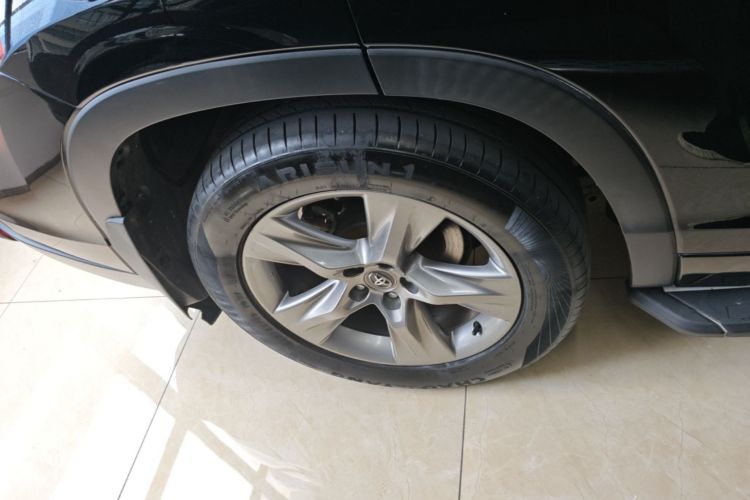 Used Toyota Highlander 2015 2.0T Four-Wheel Drive Luxury Edition 7-Seater Right Rear Wheel Hub