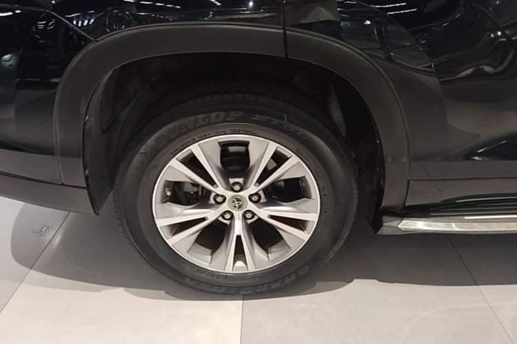 Used Toyota Highlander 2015 2.0T Two-Wheel Drive Elite Edition 5 Seats Right Rear Wheel Hub